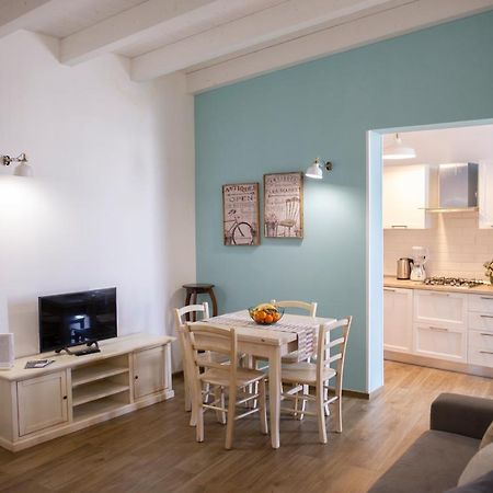 Color Apartment Monopoli Exteriör bild